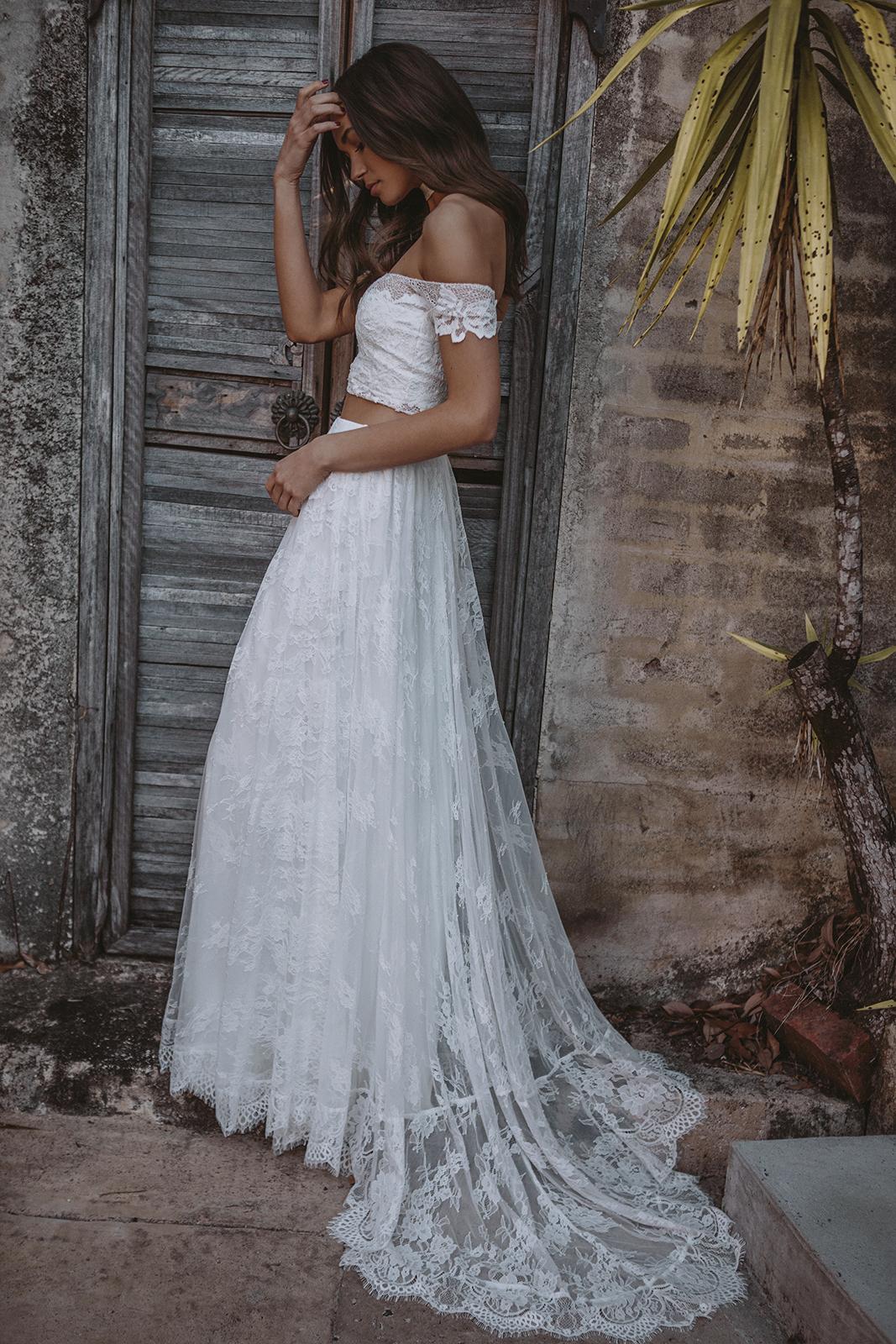 Bohemian Dresses A e Two Pieces Off The Shoulder Lace Appliques Boho Bridal Gowns Sweep Train Plus Size Wedding Dress