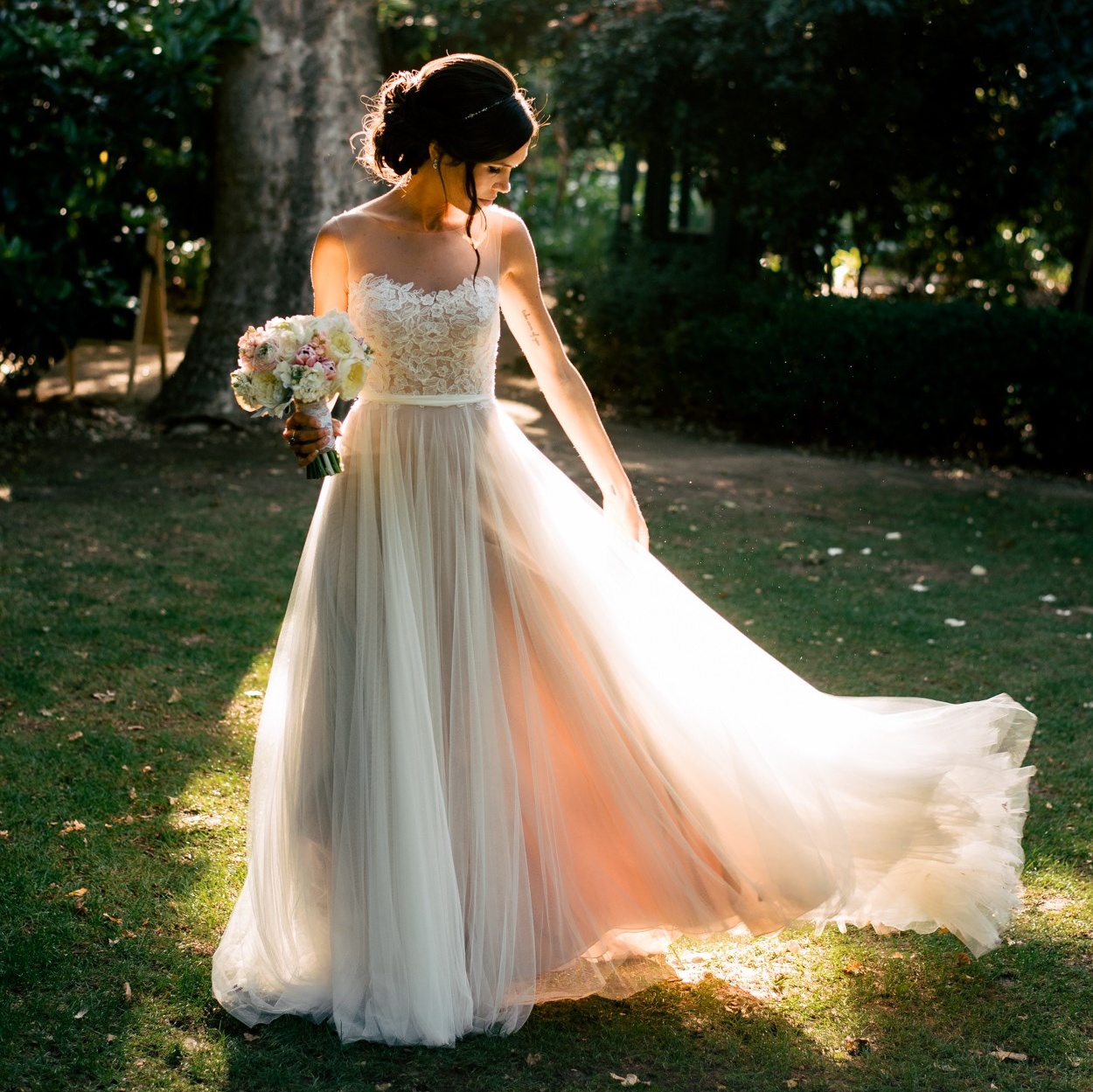 Cheap Lace Beach Wedding Dresses Sheer Bateau Neck Bohemian Bridal Gowns A Line Sweep Train Tulle Vestido De Novia, Ivory
Cheap Lace Beach Wedding Dresses Sheer Bateau Neck Bohemian Bridal Gowns A Line Sweep Train Tulle Vestido De Novia, Ivory