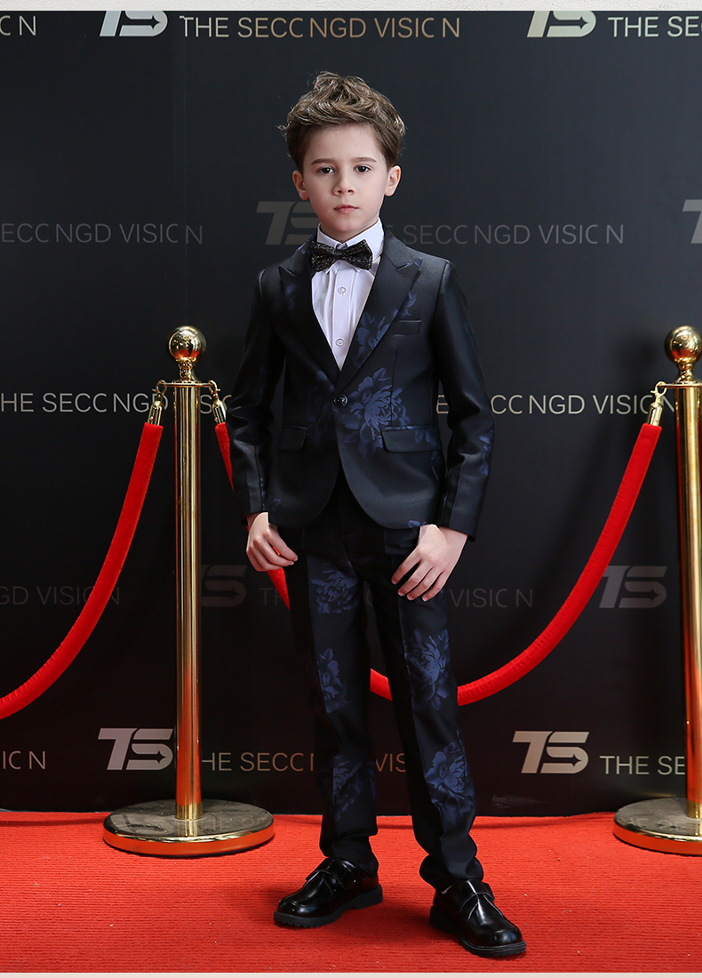 New Arrival Baby Boy Clothes Notchel Lapel Plained Black Fabric Three To Five Pieces Boys Suits For Wedding Party Business Formal Tuxedos