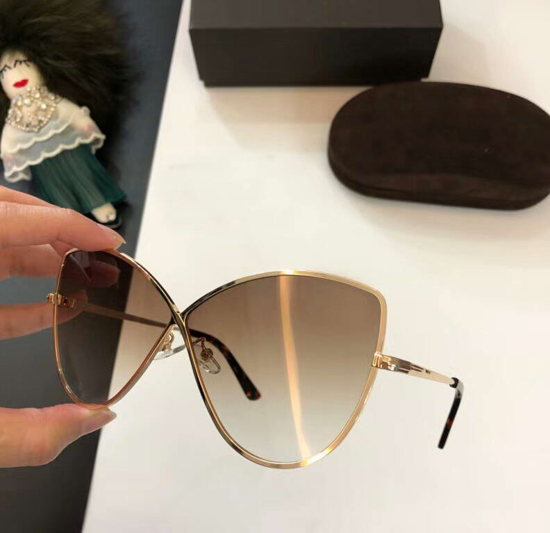 Women cat eye Sunglasses FT0569 ELISE-02 Shiny Gold 65mm sun glasses Eyewear Driving Glasses Fashion New in box
Women cat eye Sunglasses FT0569 ELISE-02 Shiny Gold 65mm sun glasses Eyewear Driving Glasses Fashion New in box