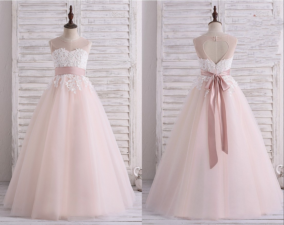 Cute Blush Designer Flower Girls Dresses 2022 Sheer Neck Lace Applique Keyhole Back Floor length First Communion Dress Cheap, Yellow
Cute Blush Designer Flower Girls Dresses 2022 Sheer Neck Lace Applique Keyhole Back Floor length First Communion Dress Cheap, Yellow