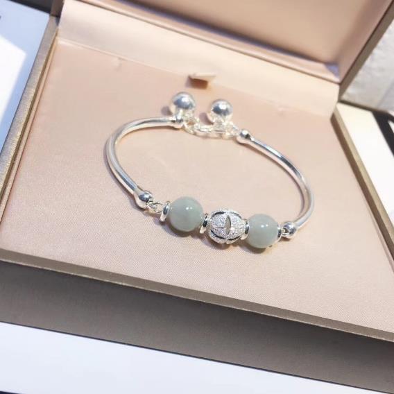 Transshipment bead bracelet S990 foot silver with jade bead implication brings good luck fashion style style weighs about 14g 
Transshipment bead bracelet S990 foot silver with jade bead implication brings good luck fashion style style weighs about 14g