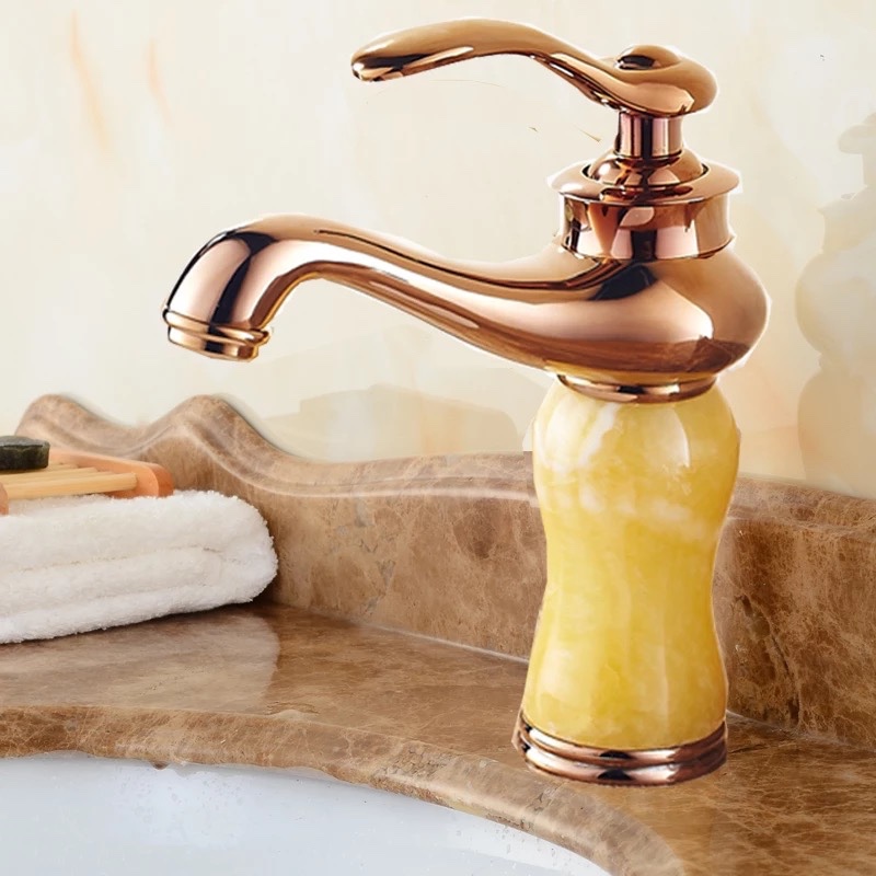 Basin Faucets Gold Finish Single Lever Basin Faucet Deck Mount Bathroom Sink Mixer Tap Faucet for Bathroom Torneiras
Basin Faucets Gold Finish Single Lever Basin Faucet Deck Mount Bathroom Sink Mixer Tap Faucet for Bathroom Torneiras