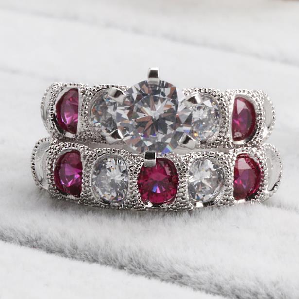 2018 Fashion three eyed queen fashion court set imitation diamond ring platinum-plated European royal gorgeous ring
2018 Fashion three eyed queen fashion court set imitation diamond ring platinum-plated European royal gorgeous ring