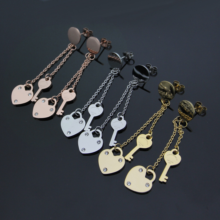 Titanium Steel T Letter Three Diamond Heart Key Tassel Stud Earrings18k gold earrings rose gold silver earrings for woman jewelry, Golden;silver
Titanium Steel T Letter Three Diamond Heart Key Tassel Stud Earrings18k gold earrings rose gold silver earrings for woman jewelry, Golden;silver