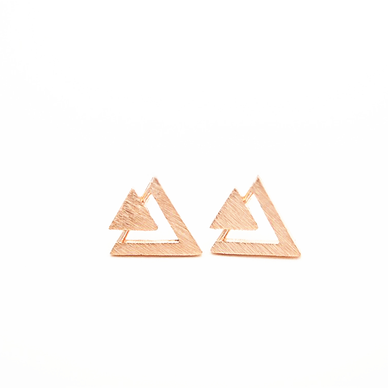 Fashion triangle stud earrings Three triangles pile stud earrings Personality triangle combination stud earrings for women
Fashion triangle stud earrings Three triangles pile stud earrings Personality triangle combination stud earrings for women