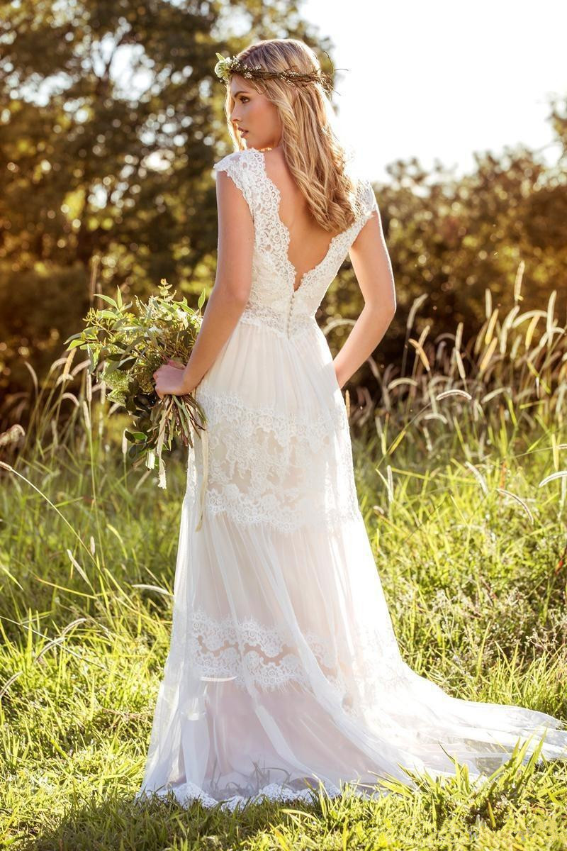 Country Style Boho Wedding Dresses Lace Appliques Tulle V Neck Open Backless Buttons Bohemian Bridal Gowns 2018 Designer Beach Plus Size