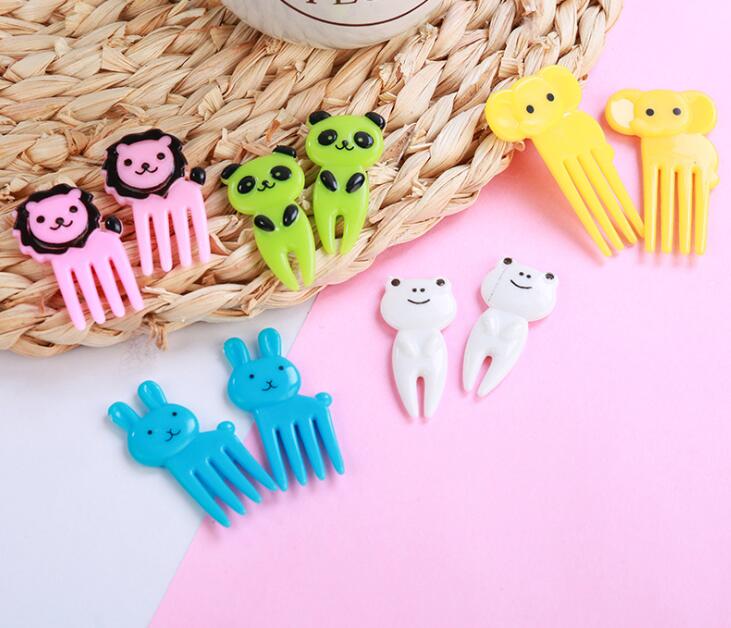 Cartoon Fruit Fork Reusable Plastic Fruit Fork Toothpicks Mini Eye Animals Fruit Fork Decorative Kitchen Tools