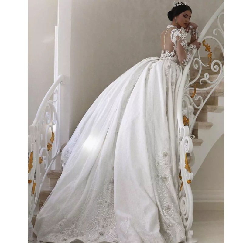 Crystal Beaded Lace Ball Gown Wedding Dress Saudi Arabia Sweetheart Appliqued Bridal Dress Glamorous Dubai Vintage Princess Wedding Dresses