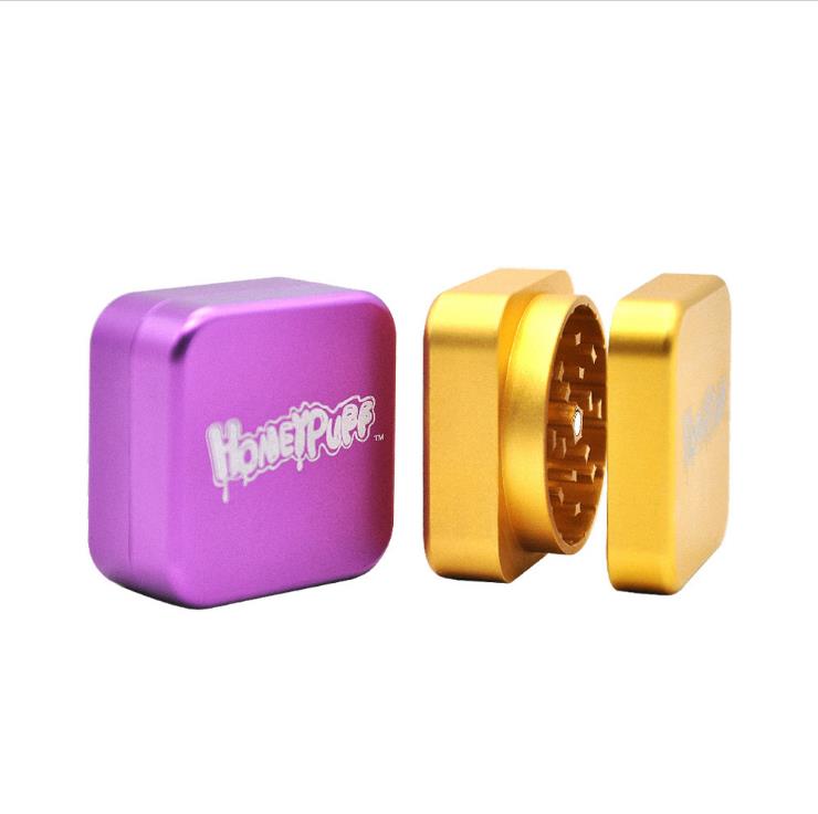 The new square smoke grinder is aviation aluminum material diameter 47mm two layer aviation aluminum non stick material
The new square smoke grinder is aviation aluminum material diameter 47mm two layer aviation aluminum non stick material