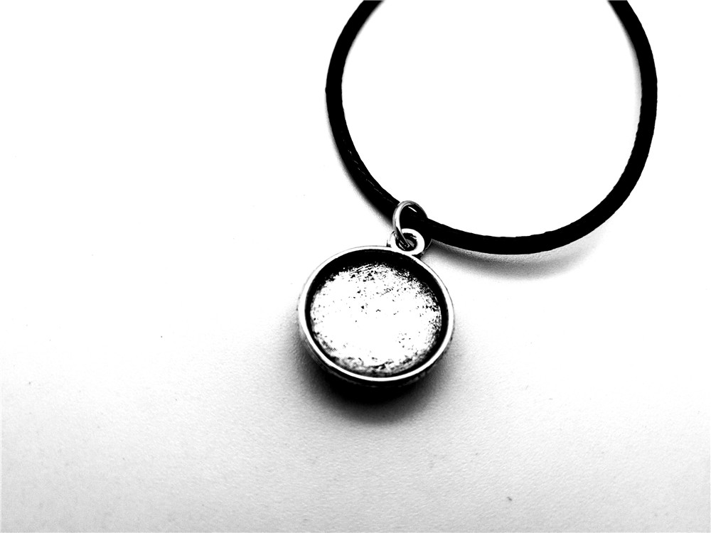 Outline Globe World Map Geography Pendant Necklace Travel Global Planet Earth Leather Rope Necklaces Personality Graduation Gifts