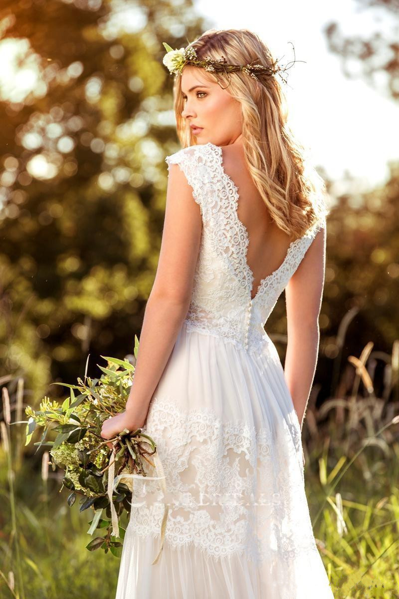 Country Style Boho Wedding Dresses Lace Appliques Tulle V Neck Open Backless Buttons Bohemian Bridal Gowns 2018 Designer Beach Plus Size