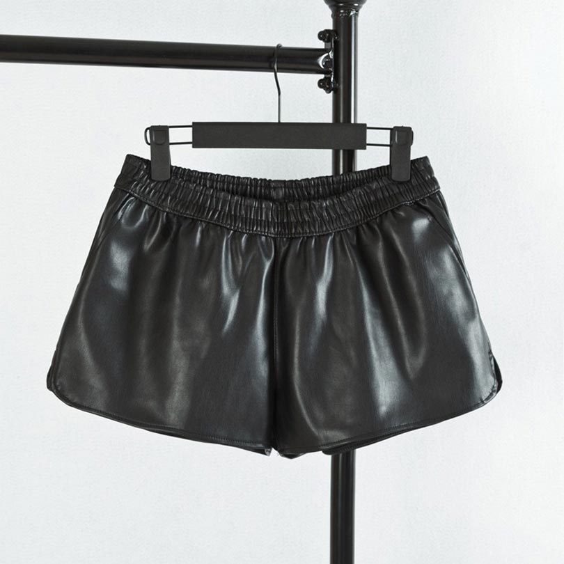 C3 Autumn Casual Women PU leather Shorts 5XL Plus Size Woman Clothes Elastic waist Fashion Wide leg shorts, Black
C3 Autumn Casual Women PU leather Shorts 5XL Plus Size Woman Clothes Elastic waist Fashion Wide leg shorts, Black