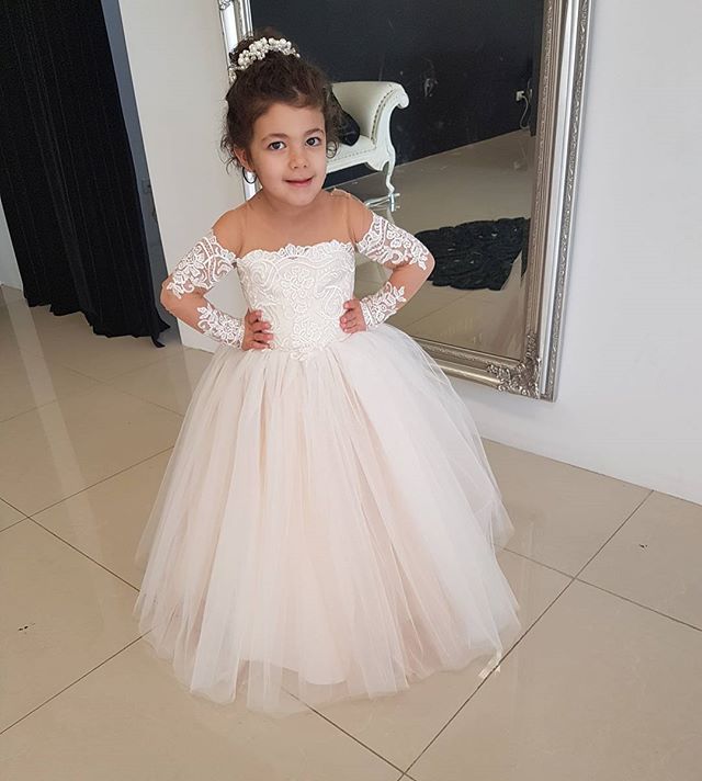 Fluffy Tulle Little Girls Wedding Party Dresses Jewel Neck Long Sleeve Flower Girls Dresses vestidos infantis, White
Fluffy Tulle Little Girls Wedding Party Dresses Jewel Neck Long Sleeve Flower Girls Dresses vestidos infantis, White