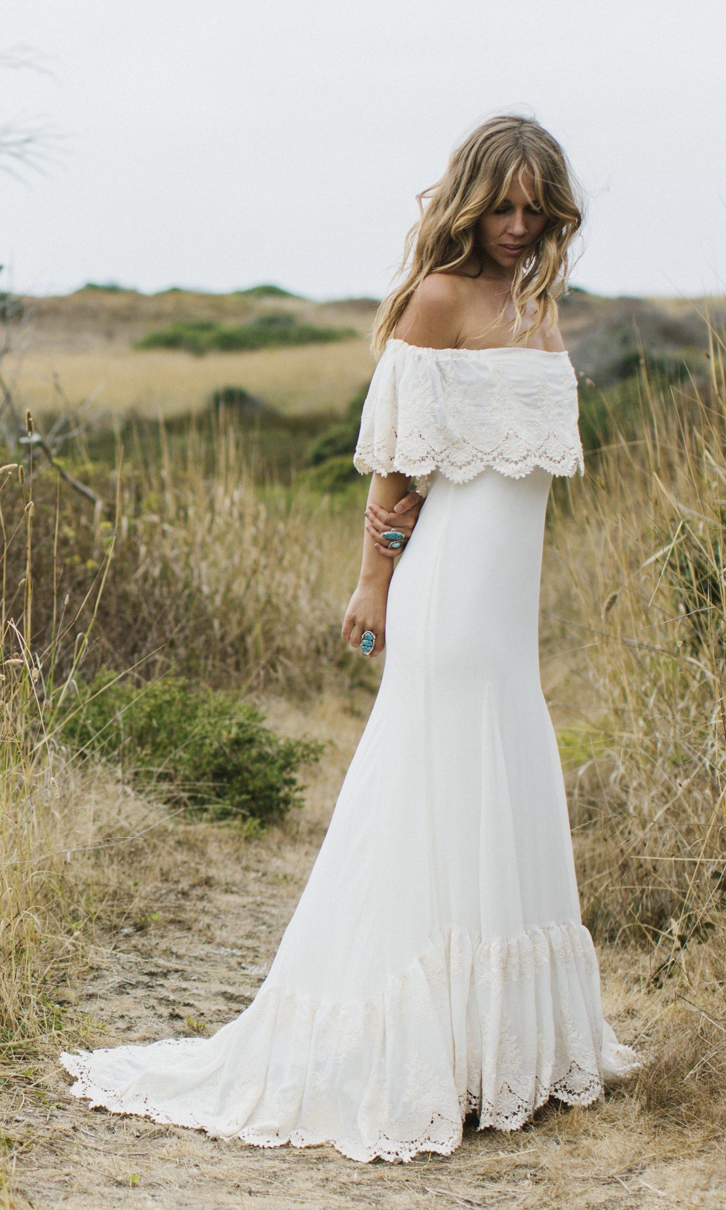 Vintage Boho Wedding Gowns Off The Shoulder Sweep Train Short Sleeves Beach Bohemian Bridal Gowns Plus Size