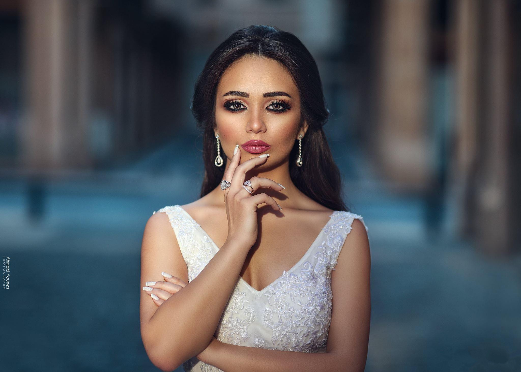 2019 New Jumpsuits Wedding Dresses With Wrap Deep V Neck Backless Sequins Lace Appliqued Floor Length Bridal Gowns