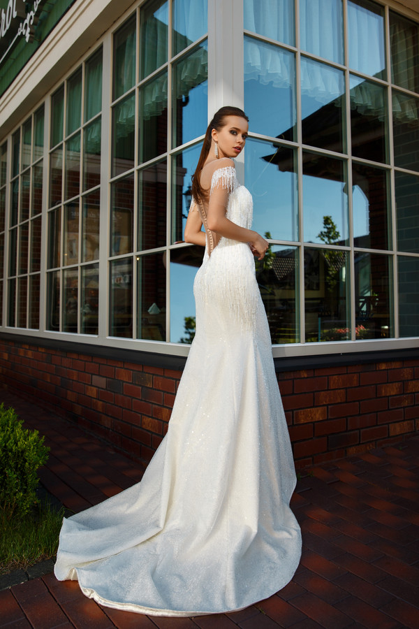 2019 Bling Mermaid Wedding Dresses Sheer Jewel Neck Beading Sexy Backless Sweep Train Beach Wedding Dress Custom Made Plus Size Bridal Gowns