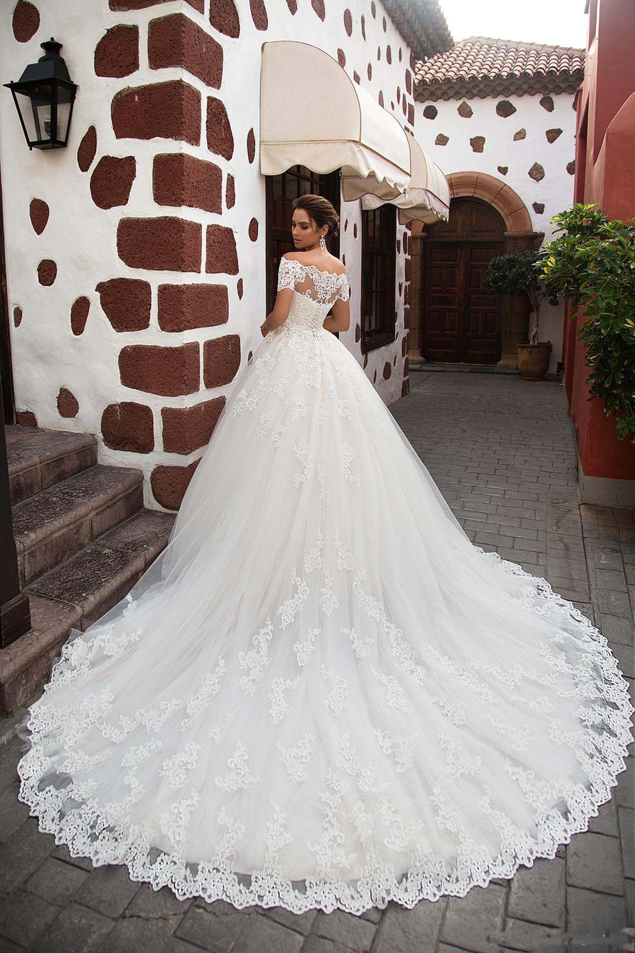 Vintage Arabic Princess Wedding Dresses Ivory A Line Lace Turkey Women Country Western Bridal Gowns 2018 Appliques Off-Shoulder Short Sleeve