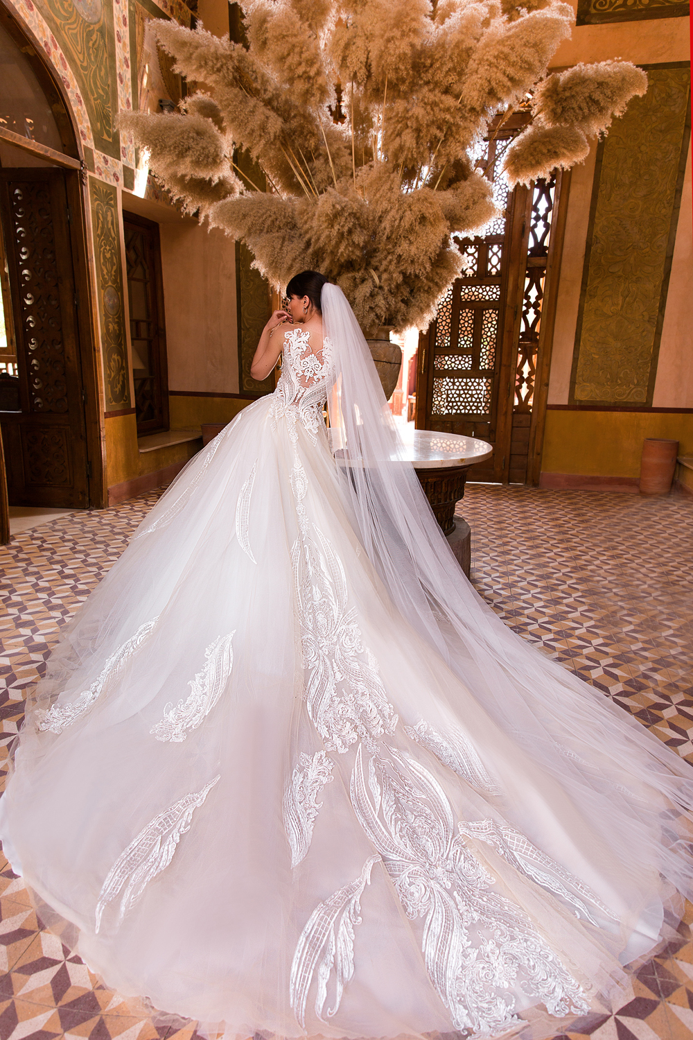 Modest A Line Wedding Dresses 2020 Illusion Sheer Neck Cap Sleeves Lace Appliqued Court Train Tulle Bridal Gowns Custom Made