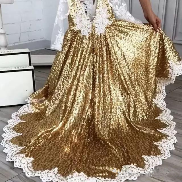 2018 Gold Sequins Flower Girls Dresses For Weddings V Back White Lace Appliques Long Sleeves Princess Floor Length Pageant Gowns Kids Prom