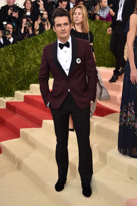 Burgundy Red Carpet Mens Suits Slim Fit Two Pieces Groomsmen Wedding Tuxedos For Men Blazers Shawl Lapel Formal Prom Suit (Jacket+Pants), Black
Burgundy Red Carpet Mens Suits Slim Fit Two Pieces Groomsmen Wedding Tuxedos For Men Blazers Shawl Lapel Formal Prom Suit (Jacket+Pants), Black
