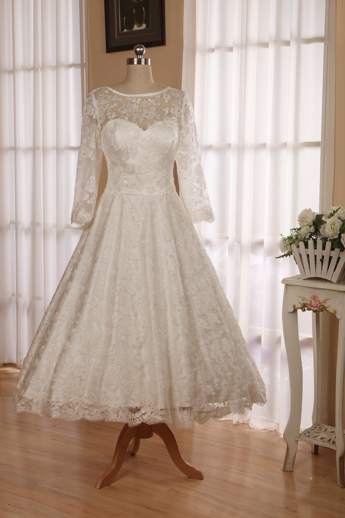 Lace Wedding Dress Puffy A Line Skirt 1950's Short Dress Retro Wedding Dress Car Show Vintage Inspired Wedding Gown RLL013, Ivory
Lace Wedding Dress Puffy A Line Skirt 1950's Short Dress Retro Wedding Dress Car Show Vintage Inspired Wedding Gown RLL013, Ivory