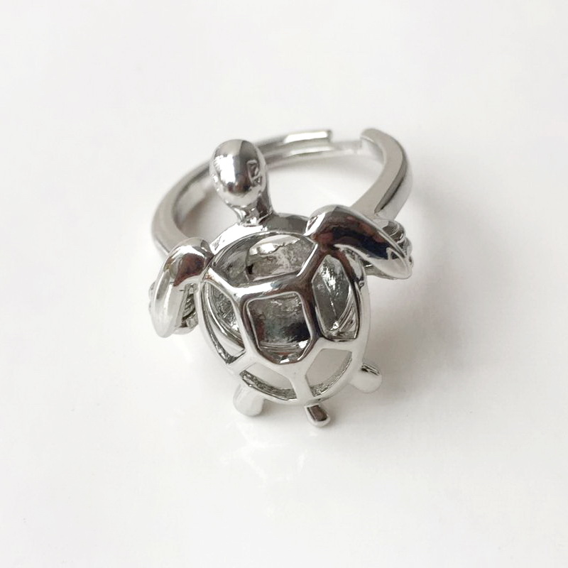 {Cage Ring} Can Open And Hold 8mm Pearl /Crystal /Gem Bead Cage Ring Mounting, 18kgp Adjustable Size Turtle Ring
{Cage Ring} Can Open And Hold 8mm Pearl /Crystal /Gem Bead Cage Ring Mounting, 18kgp Adjustable Size Turtle Ring