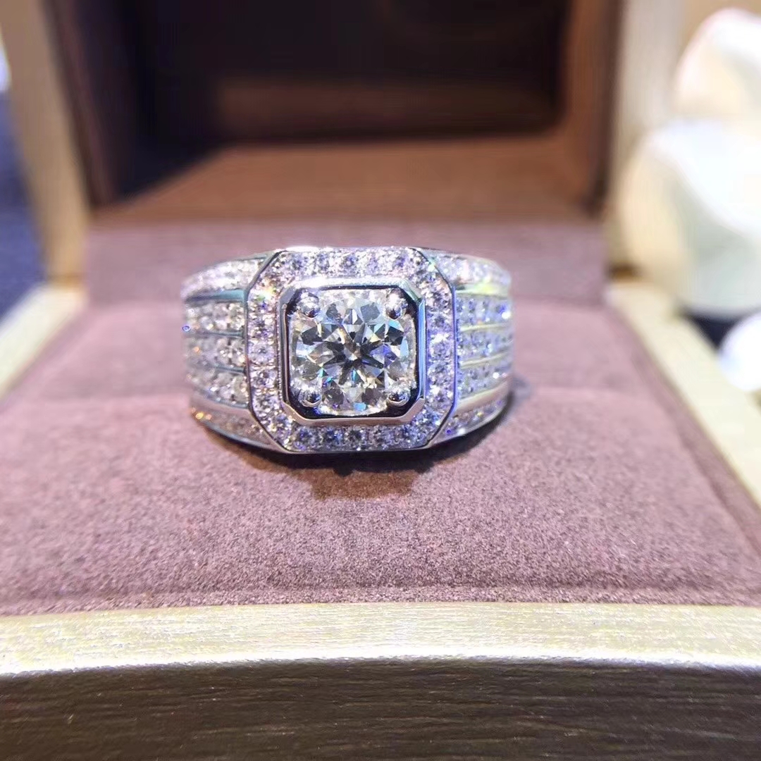 18K Gold 1Ct Moissanite Stone Ring Noble Luxury Full Setting Wedding Engagement Party Rings Test Positive With Certificate
18K Gold 1Ct Moissanite Stone Ring Noble Luxury Full Setting Wedding Engagement Party Rings Test Positive With Certificate