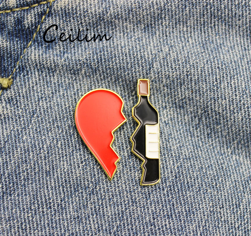 Designer 2pcs/set Broken heart wine bottle Brooch Cute Metal Red Black Enamel Brooches Pins Fit Denim Jacket Bag Pin Badge Jewelry Gifts
Designer 2pcs/set Broken heart wine bottle Brooch Cute Metal Red Black Enamel Brooches Pins Fit Denim Jacket Bag Pin Badge Jewelry Gifts