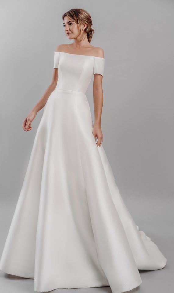 Fashion Satin Dresses Off The Shoulder Short Sleeves Autumn Sweep Train A e Country Garden Bridal Gowns Plus Size Wedding Dress