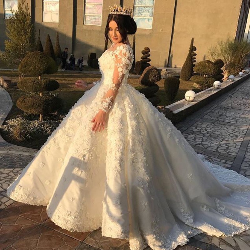 Glamorous Saudi 3D Floral Applique Wedding Dress Sheer Jewel Long Sleeves Beads Ball Gown Bridal Dress Romantic Plus Size Wedding Dresses, Red
Glamorous Saudi 3D Floral Applique Wedding Dress Sheer Jewel Long Sleeves Beads Ball Gown Bridal Dress Romantic Plus Size Wedding Dresses, Red