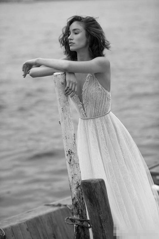 Liz Martinez Beach Wedding Dresses Sexy Spaghetti Plunging V Neck Backless Boho Stylish Bridal Gowns Vestido De Novia