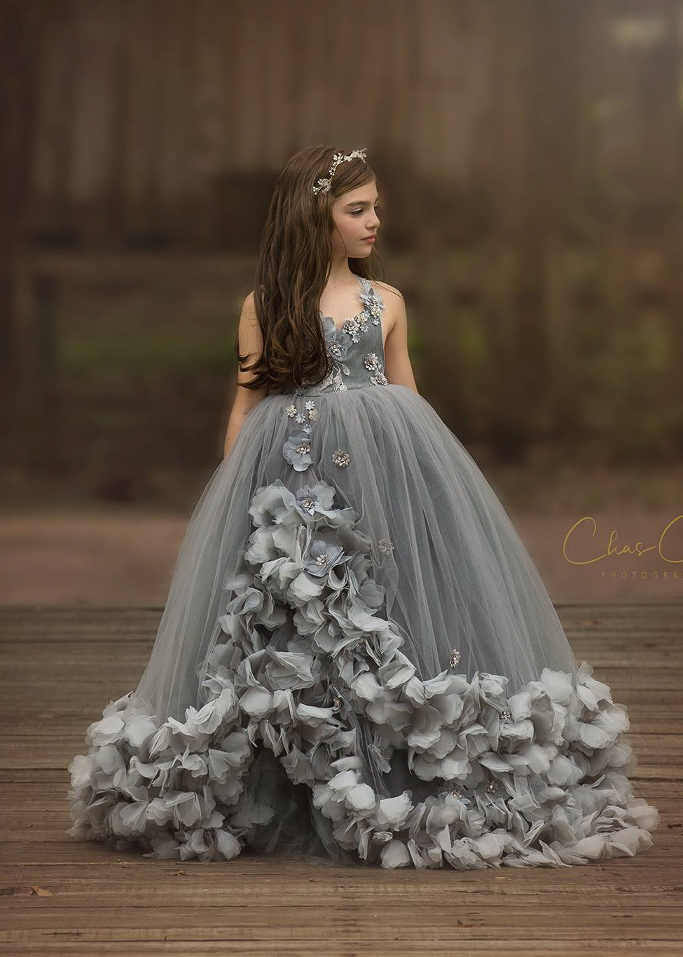 Grey Beaded Ball Gown Girls Pageant Dresses V Neck wer Girl Tulle 3D Appliqued or Length Kids Holy Communion Dress