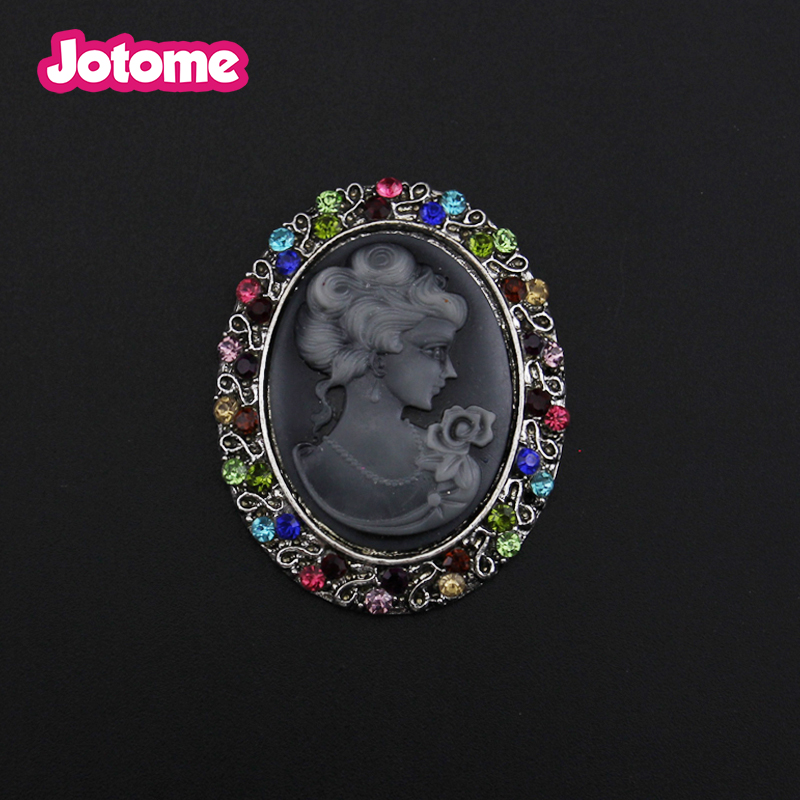 Vintage Queen Head Cameo Brooch Brooches For Women Elegant Silver color Trendy Beauty Crystal Lady Scarf Pins