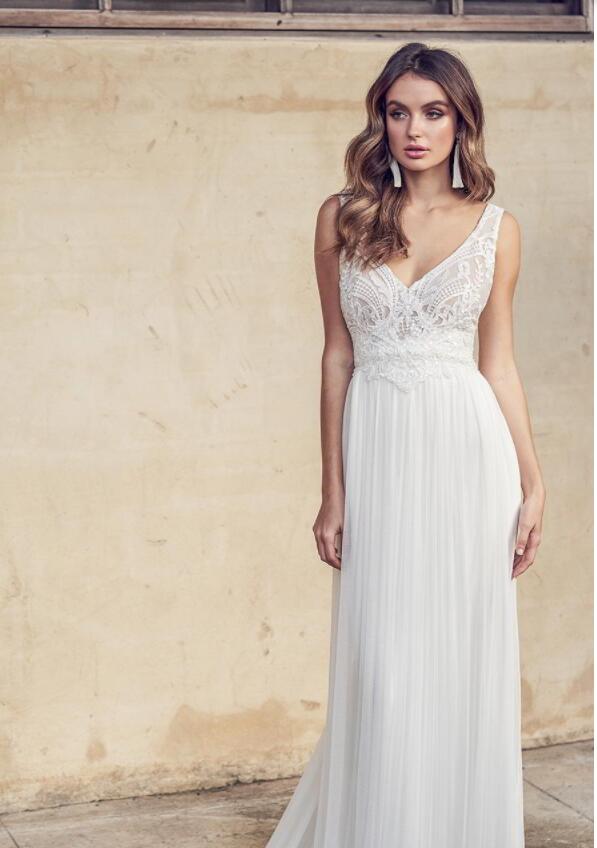 Vintage Bohemian Wedding Dresses V Necl Lace Appliques Chiffon Boho Bridal Gowns Backless Illusion Plus Size Beach Wedding Dress Customized