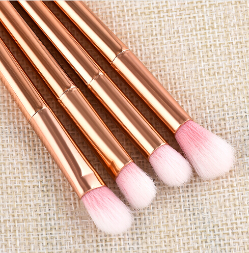 new 4pcs different size Nylon/plastic Rose gold Makeup Brushes Set for Foundation Powder Eyeshadow Eyeliner Lip Brush Tool hot sale
new 4pcs different size Nylon/plastic Rose gold Makeup Brushes Set for Foundation Powder Eyeshadow Eyeliner Lip Brush Tool hot sale