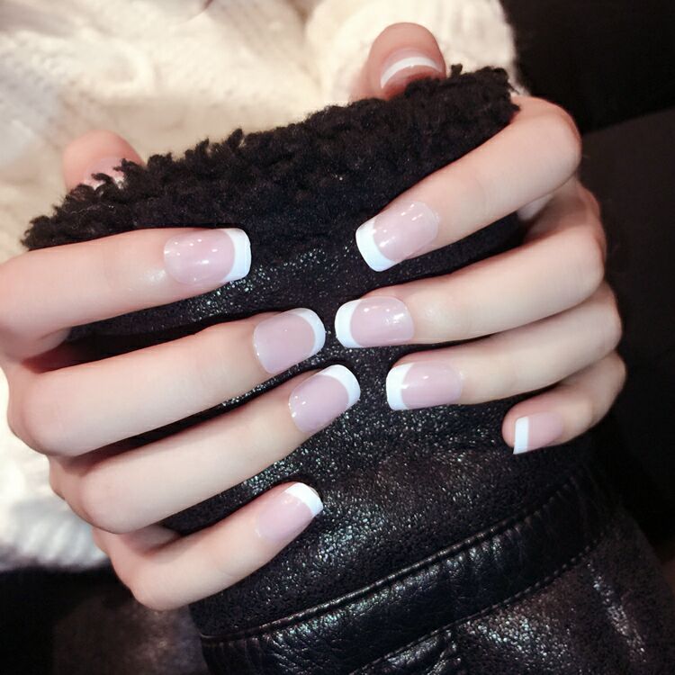Classical Fake Nails French Manicure Short Natural Artificial Nails Flat Head 24 Pcs/set Full press on, Classical french
Classical Fake Nails French Manicure Short Natural Artificial Nails Flat Head 24 Pcs/set Full press on, Classical french