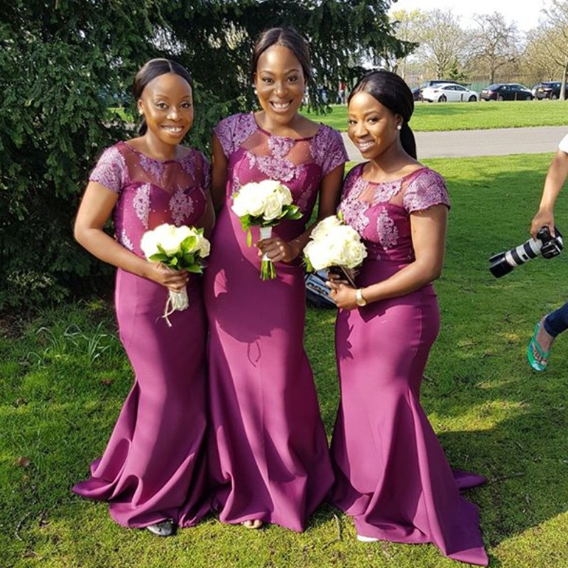 Short Sleeve Grape Bridesmaid Dress Jewel Neck Lace Appliques Satin Mermaid robes de demoiselle d'honneur Elegant Sweep Train 2018 Prom Dres
Short Sleeve Grape Bridesmaid Dress Jewel Neck Lace Appliques Satin Mermaid robes de demoiselle d'honneur Elegant Sweep Train 2018 Prom Dres