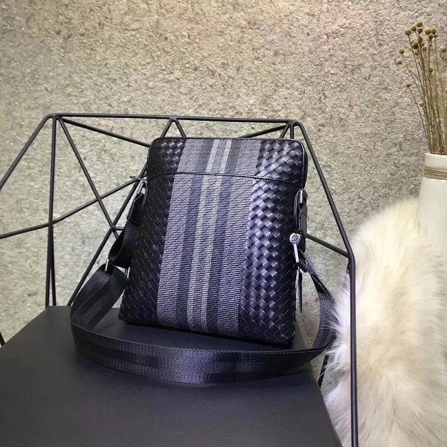 The Newest Classic Shoulder bag Mens Fashion Messengers Bag Women Crossbody Bags Famous Shoulder Bag Man Flap Black
The Newest Classic Shoulder bag Mens Fashion Messengers Bag Women Crossbody Bags Famous Shoulder Bag Man Flap Black