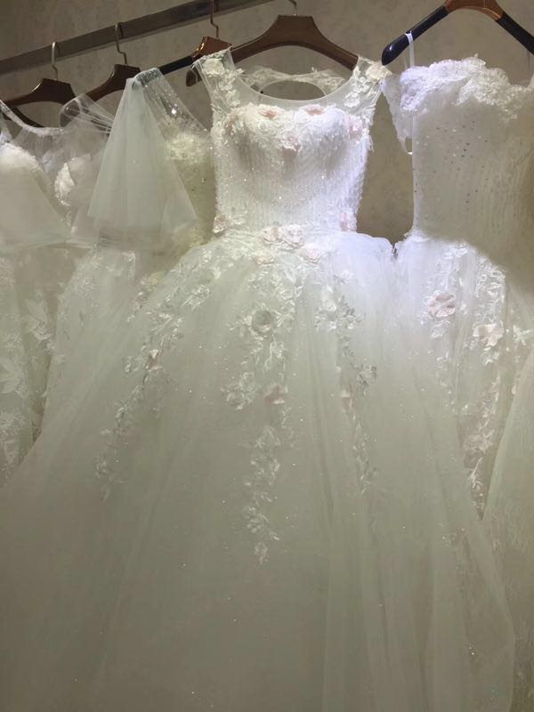 2018 elegant luxury gown with sleeve elegant beautiful wedding bulk dress, White