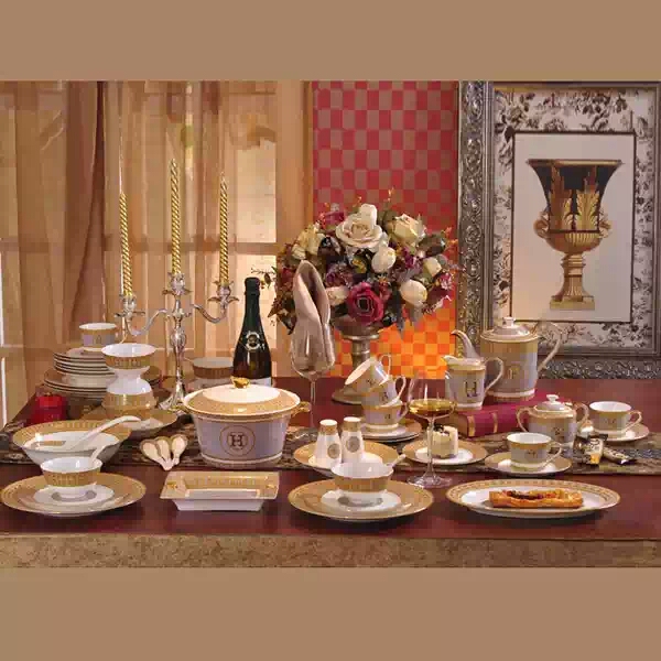 Luxury Drinkware 61pcs European Ceramic Tea Set Porcelain coffee set Coffee Pot Coffee Dinner DishesSaucer set CT69
Luxury Drinkware 61pcs European Ceramic Tea Set Porcelain coffee set Coffee Pot Coffee Dinner DishesSaucer set CT69