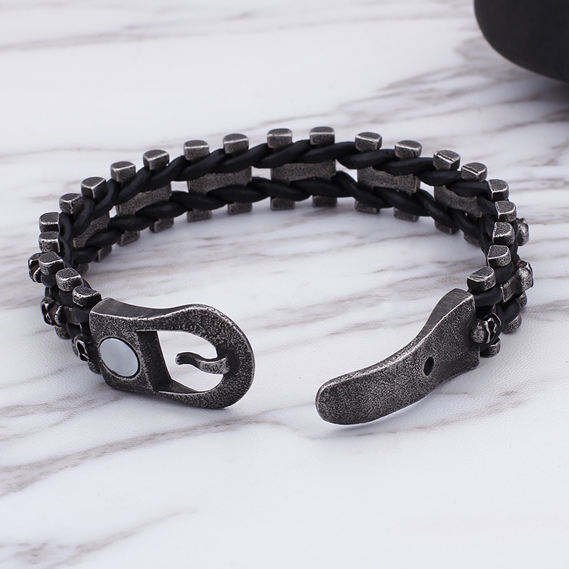 Classic Men's Punk Chain Bracelet  Skeleton Motif, Durable Stainless Steel, Vintage Silver Tone with Secure Buckle Closure