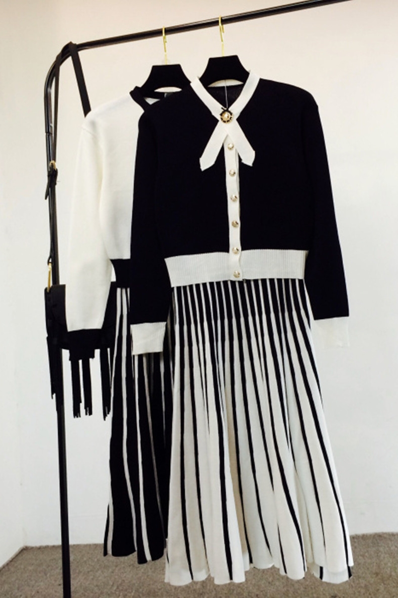 New spring autumn fashion womens elegant black white color block bow collar pearl buttons knitted sweater and pleated long skirt dress suit