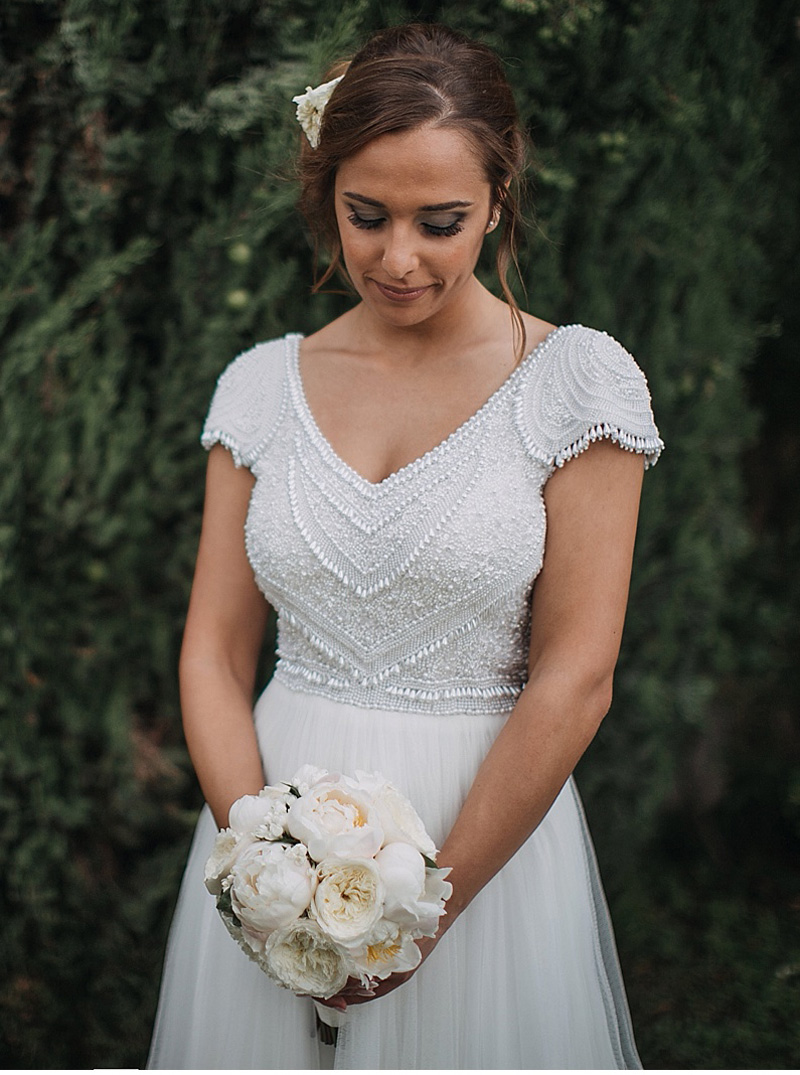 Sparkling Top Wedding Dress Major Beading Sequins Zipper Back Pleats Tulle V-Neck Cap Sleeves Floor Length Wedding Dresses Bridal Gowns, Ivory
Sparkling Top Wedding Dress Major Beading Sequins Zipper Back Pleats Tulle V-Neck Cap Sleeves Floor Length Wedding Dresses Bridal Gowns, Ivory