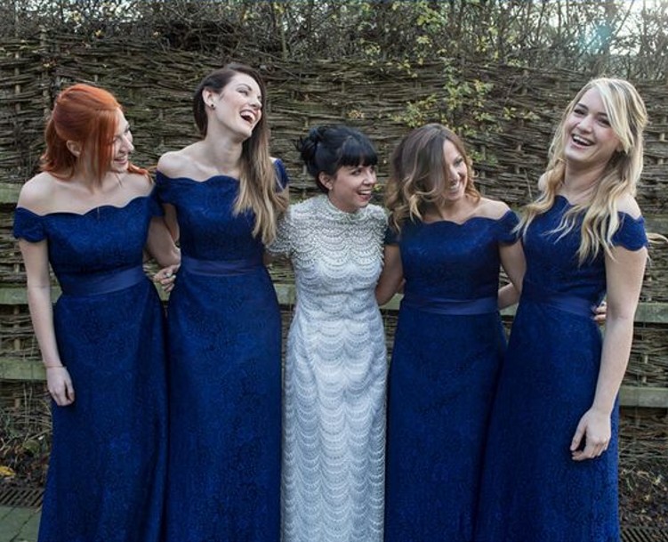 Navy Blue Lace Bridesmaid Dresses 2018 Elegant Off The Shoulder Ribbon Sash Long Bridesmaid Gowns Wedding Guest Dresses
Navy Blue Lace Bridesmaid Dresses 2018 Elegant Off The Shoulder Ribbon Sash Long Bridesmaid Gowns Wedding Guest Dresses