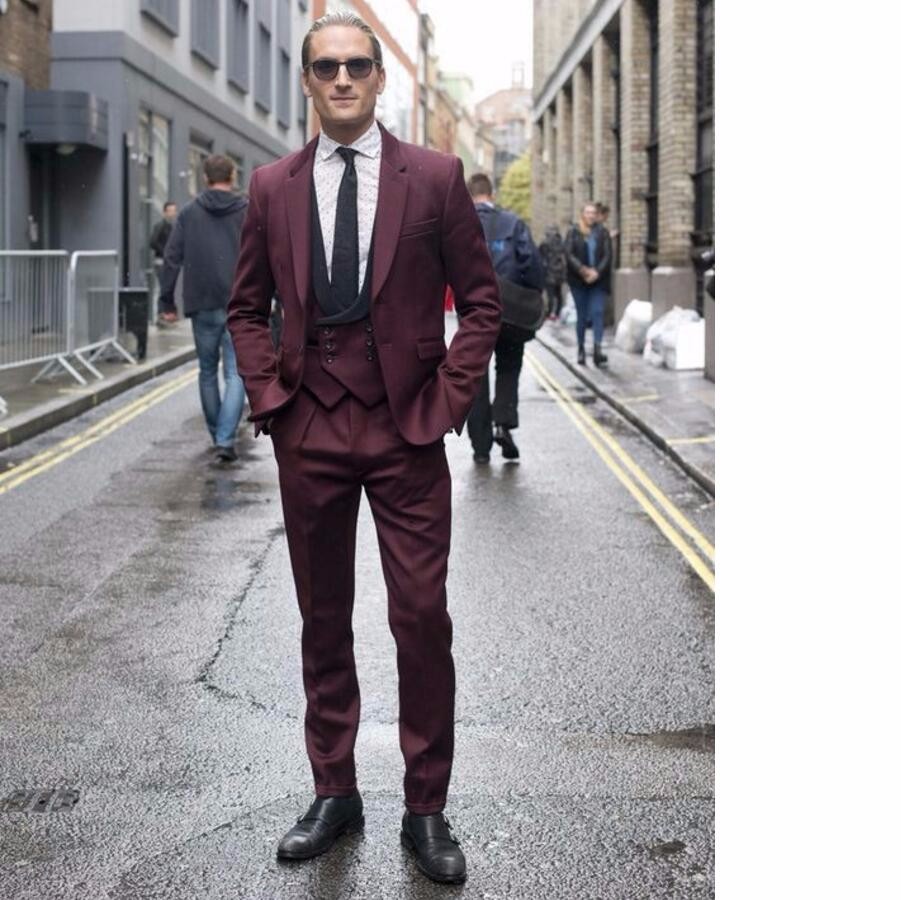 HOT -- New Arrival Notched Lapel One Button Burgundy Wedding Men Suits Tuxedos Men Party Groomsmen Suits(Jacket+Pants+Tie+Vest) NO;211, Same as image
HOT -- New Arrival Notched Lapel One Button Burgundy Wedding Men Suits Tuxedos Men Party Groomsmen Suits(Jacket+Pants+Tie+Vest) NO;211, Same as image