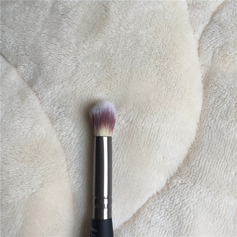 Heavenly Luxe Complexion Perfection Double-Ended Face Contouring & Concealing Makeup Brush