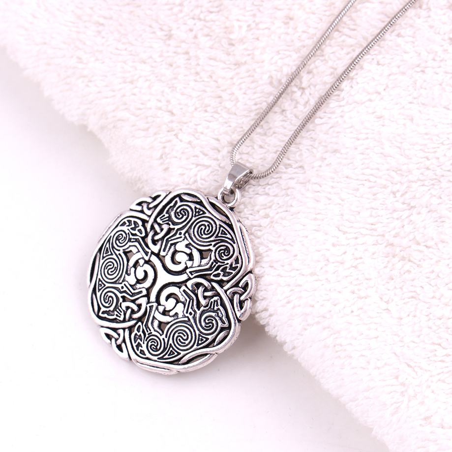 Norse 3 Wolf Celtic Triskele Triskelion Pendant 925 Sterling Silver Energy Amulet Snake Chain Pendant Necklace
Norse 3 Wolf Celtic Triskele Triskelion Pendant 925 Sterling Silver Energy Amulet Snake Chain Pendant Necklace