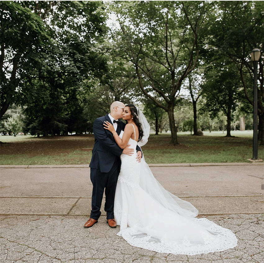 Sexy Spaghetti Mermaid Plus Size Wedding Dresses Lace Applique Sweep Train Country Style Bridal Gowns Custom Made