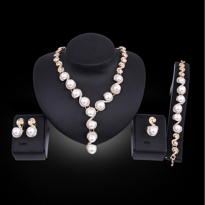 Luxury Party Jewelry 4-Piece Set For Women Fashion Elegant Rhinestone Imitation Pearl 18K Gold Plated Wedding Jewelry
Luxury Party Jewelry 4-Piece Set For Women Fashion Elegant Rhinestone Imitation Pearl 18K Gold Plated Wedding Jewelry
